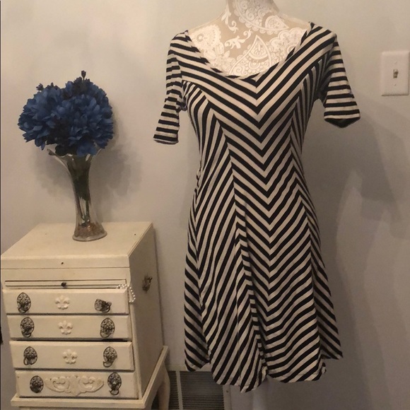 Monteau Dresses & Skirts - Cute striped dress